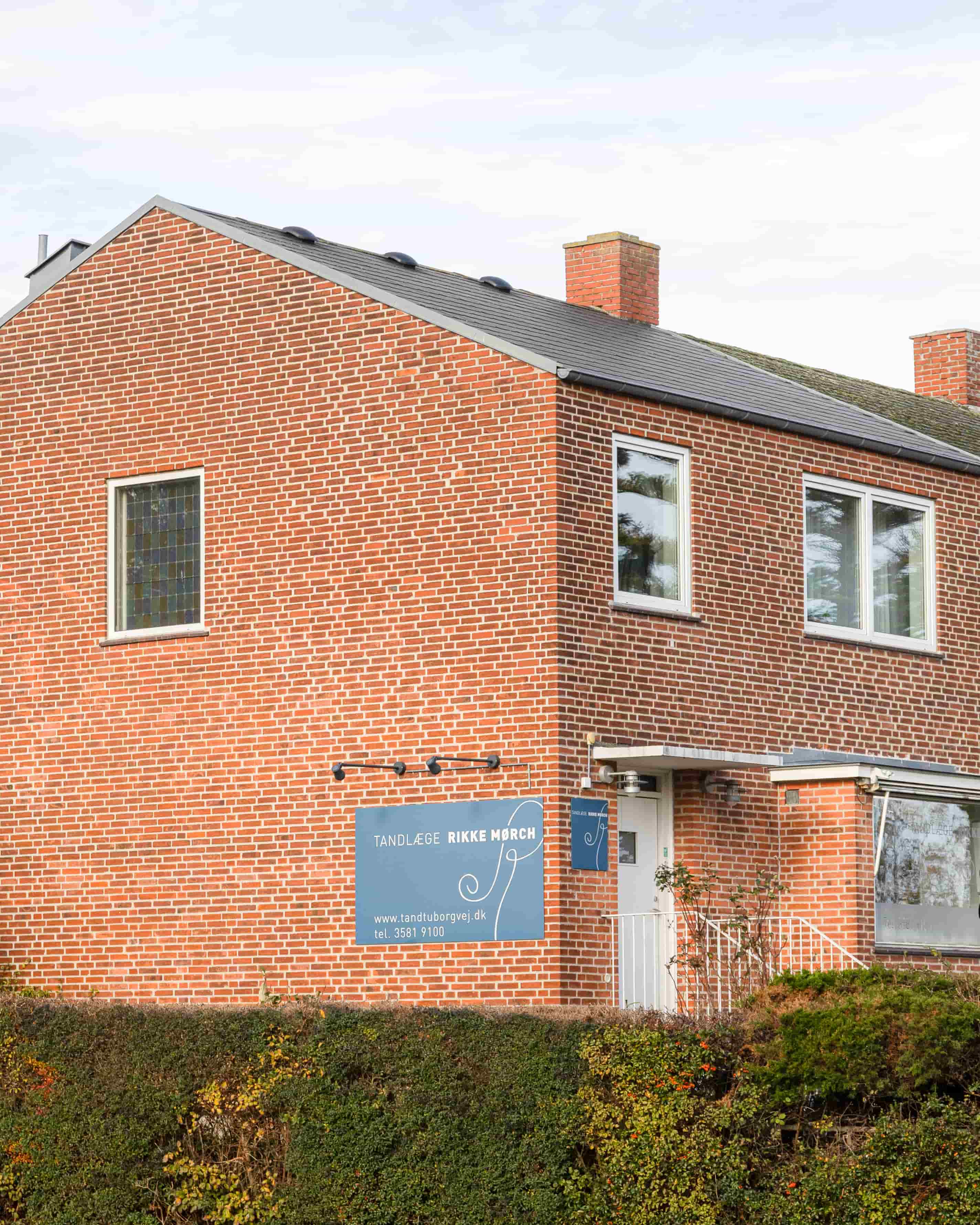 The dentist building seen from the outside